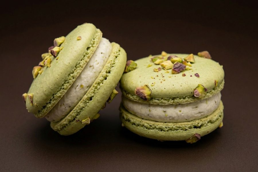 Zwei Macarons Pistazie