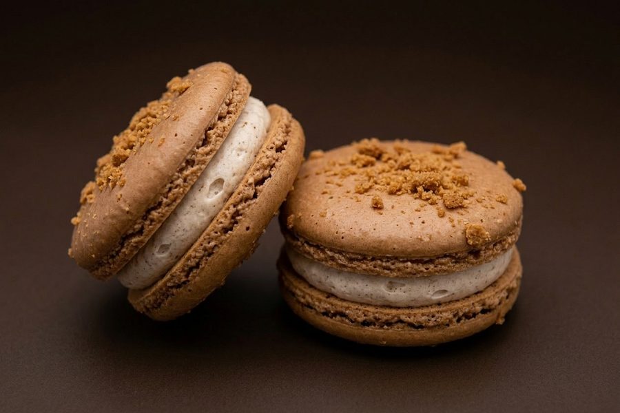 Zwei Macarons Spekulatius